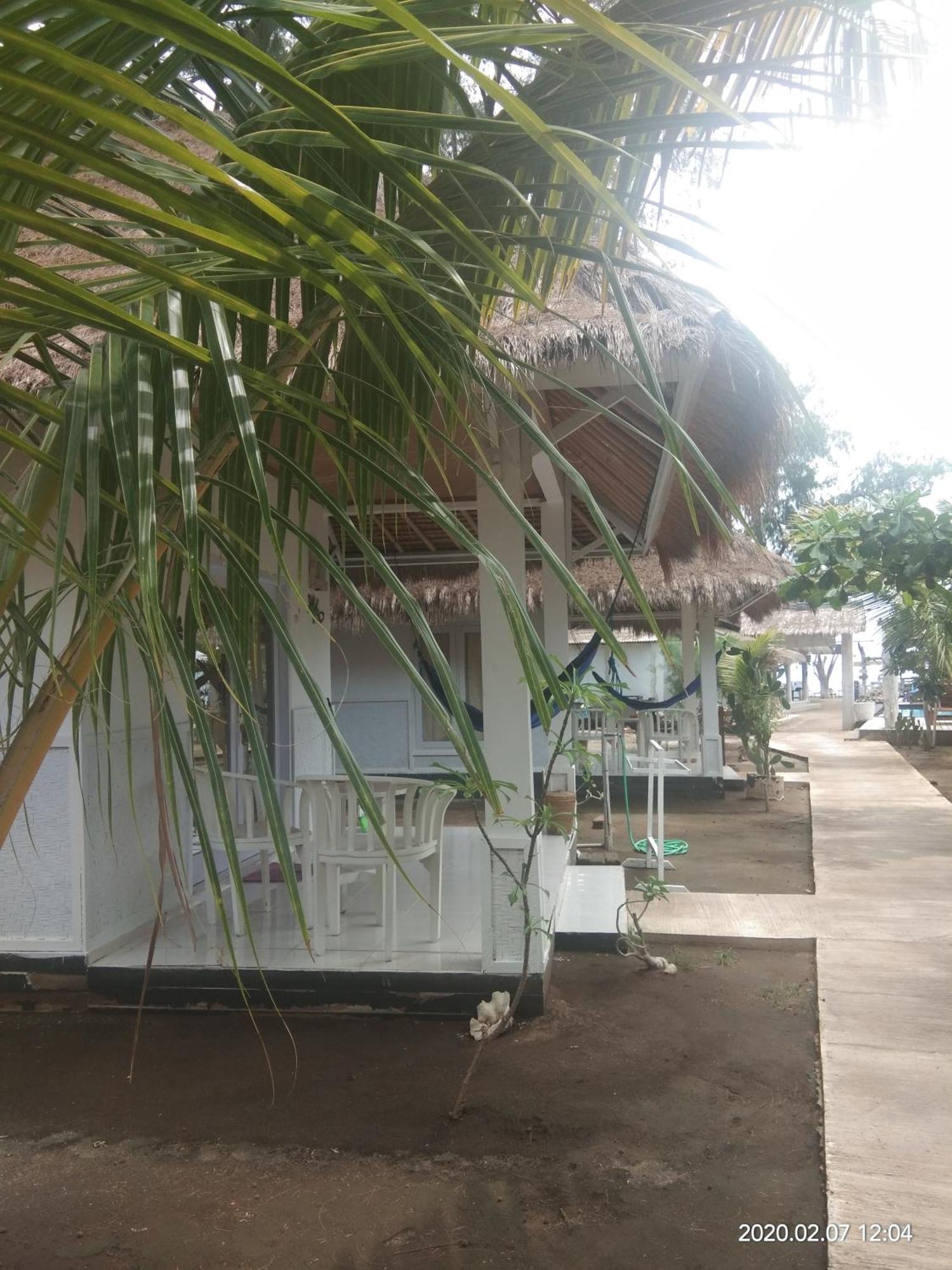 Star Bar And Bungalows กิลิไอร์ ห้อง รูปภาพ