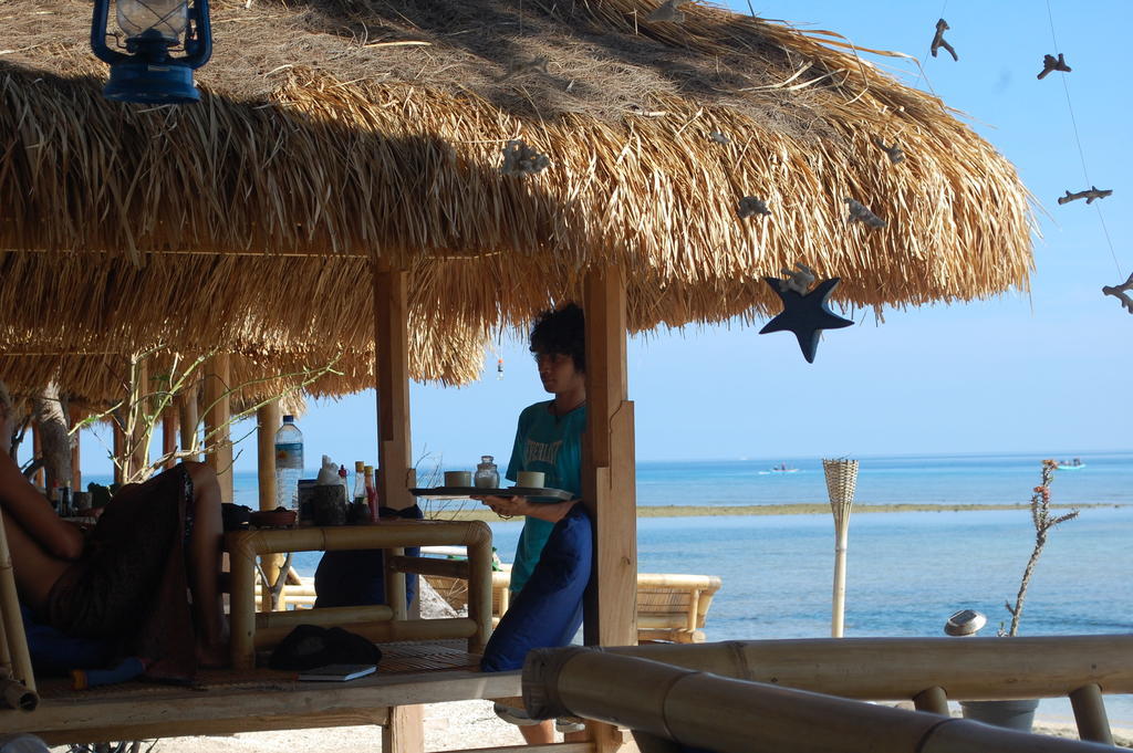 Star Bar And Bungalows กิลิไอร์ ภายนอก รูปภาพ