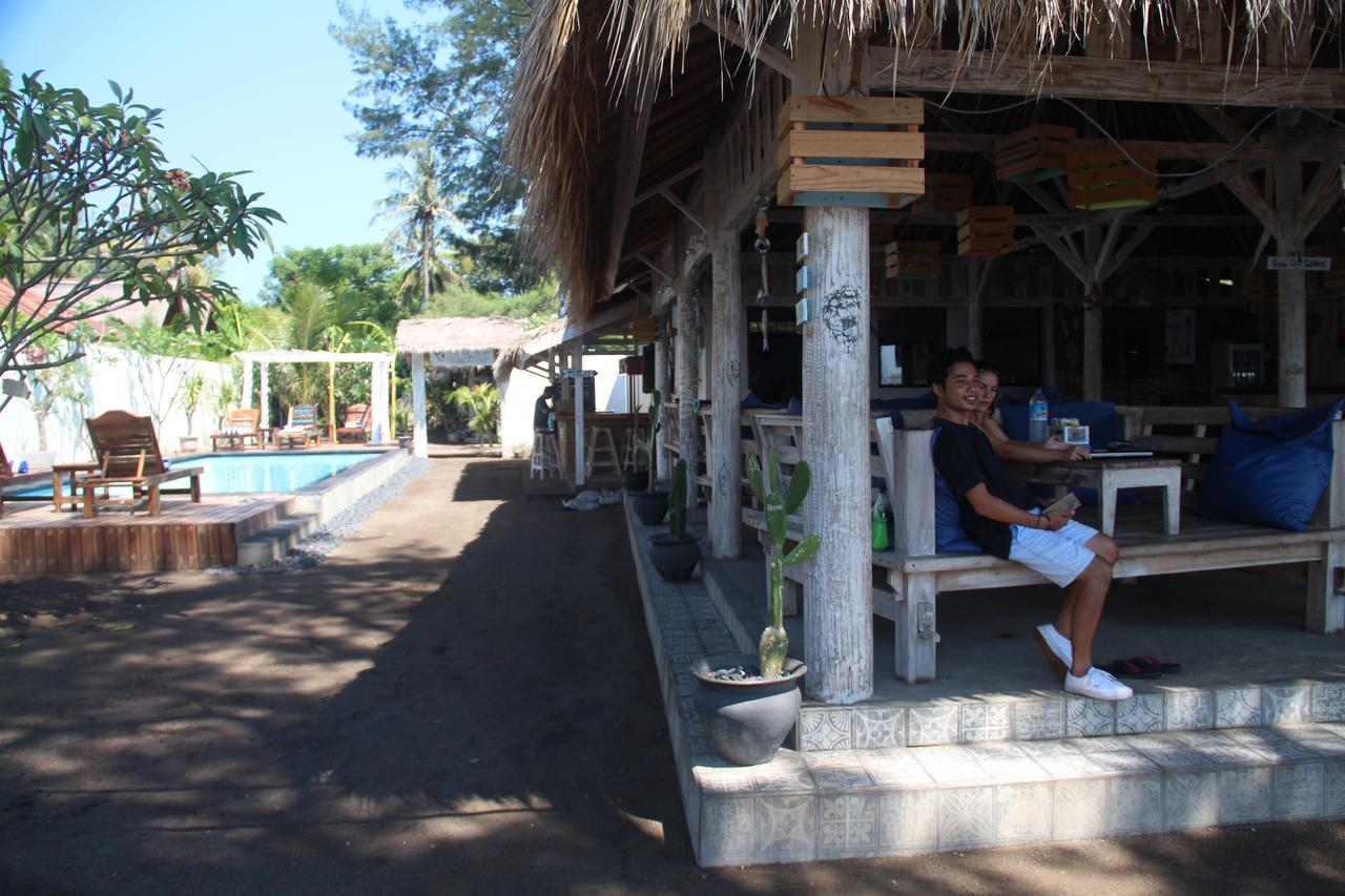 Star Bar And Bungalows กิลิไอร์ ภายนอก รูปภาพ
