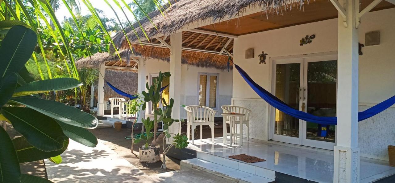 Star Bar And Bungalows กิลิไอร์ ภายนอก รูปภาพ
