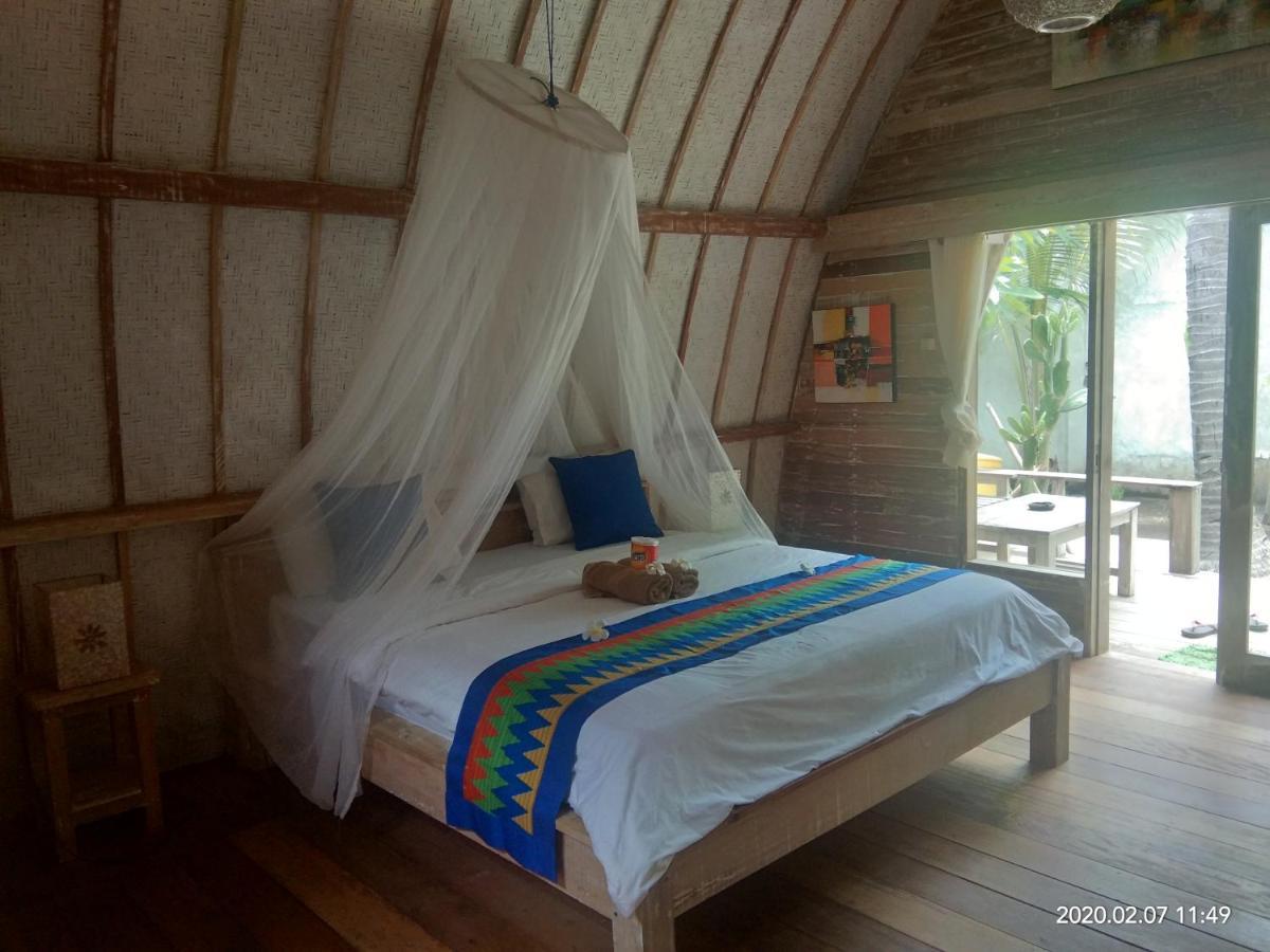 Star Bar And Bungalows กิลิไอร์ ภายนอก รูปภาพ
